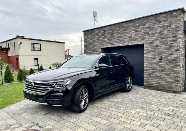 Volkswagen Touareg cena 179900 przebieg: 195000, rok produkcji 2018 z Słupca małe 497